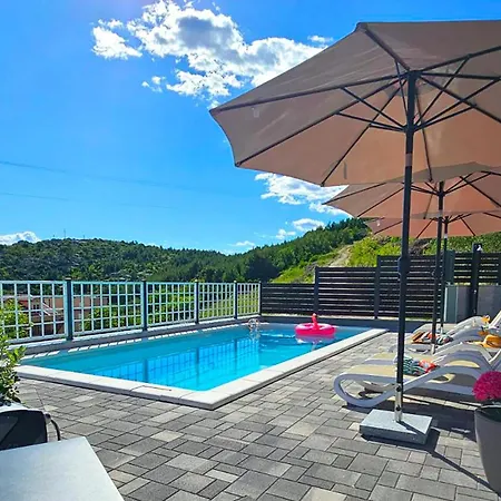 Amazing In With House Sea View * Makarská