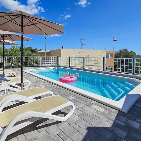 Amazing In With House Sea View Apartmán